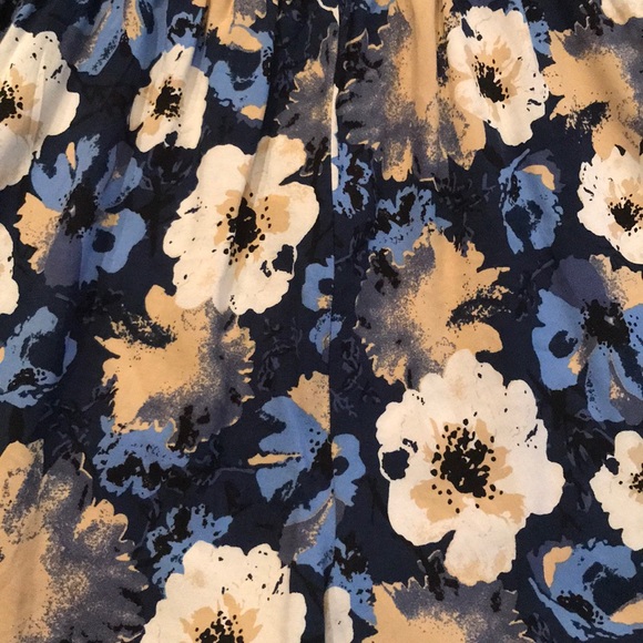 Floral Romper - Picture 2 of 3